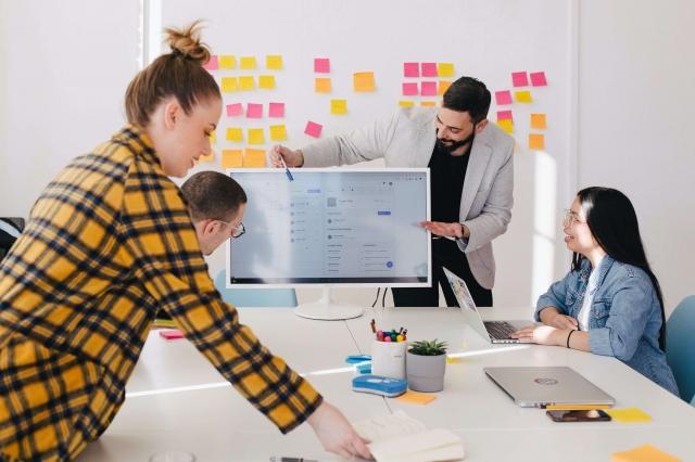 Custom Learning Content Solutions: The Future of Corporate Learning Personalization